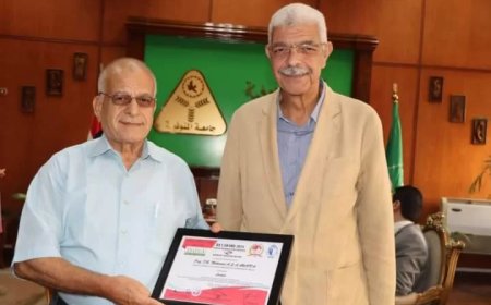 رئيس جامعة المنوفية يكرم الدكتور محمود عويضة لنيله درع وجائزة التميز في مجال الإعجاز العلمي في القرآن الكريم من جامعة “باشن” الأمريكية 