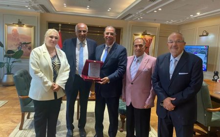 السفير نبيل حبشي يستقبل رئيس وممثلى الاتحاد العام للمصريين فى الخارج