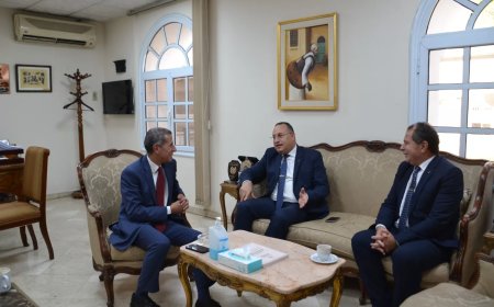 رئيس جامعة الإسكندرية يوقع بروتوكول للتعاون مع معهد الدراسات الدبلوماسية بوزارة الخارجية المصرية