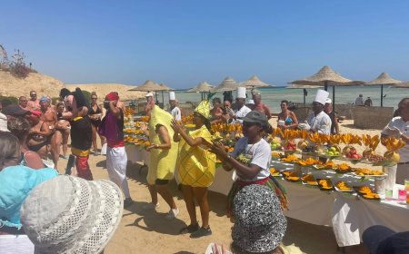 مهرجان المانجو  يجذب السياح والمصريين بمرسى علم