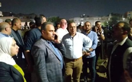 محافظ الشرقية في موقع تصادم قطاري الزقازيق ويوجه وكيل وزارة الصحة بتقديم أوجه الرعاية الصحية للمصابين