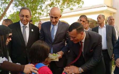 وزير التعليم يتابع انتظام الدراسة بمدارس قنا