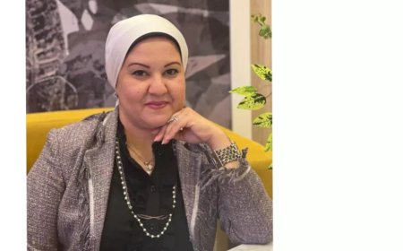 دور المرأة العاملة فى الحياة السياسية