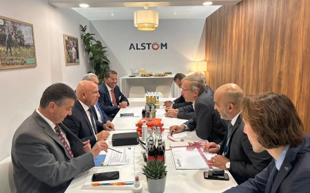 وزير النقل يبحث مع رؤساء عدد من الشركات العالمية سبل توطين الصناعة  في مصر