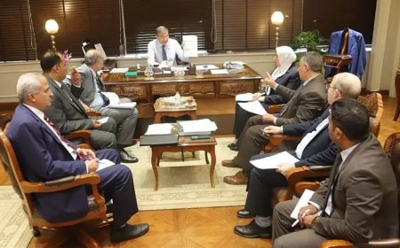 وزير الزراعة : توفير التقاوي للمزارعين بأسعار مناسبة والتوسع في عمليات الانتاج