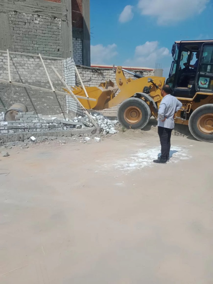 تكثيف حملات ازالة التعديات بالبحيرة
