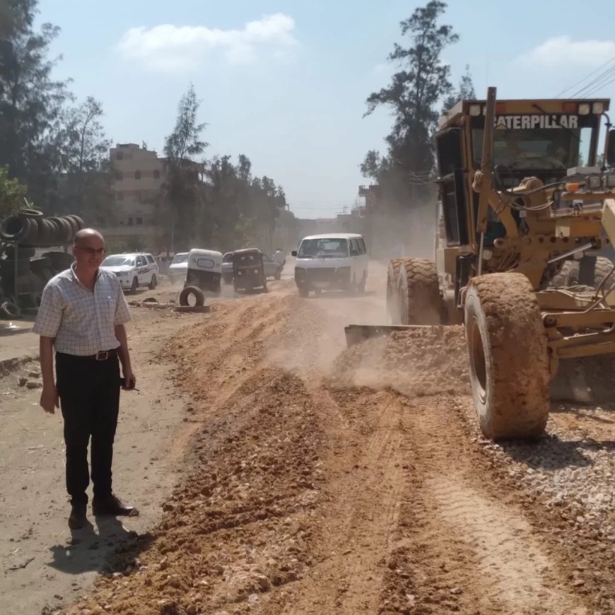 محافظ كفر الشيخ يتابع رصف طريق «الجرايدة – المنشية» بطول 4 كم ببيلا