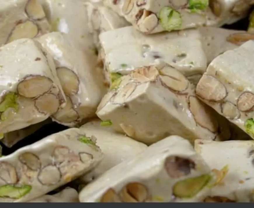 طريقة اعداد حلوى النوجا بالبيت