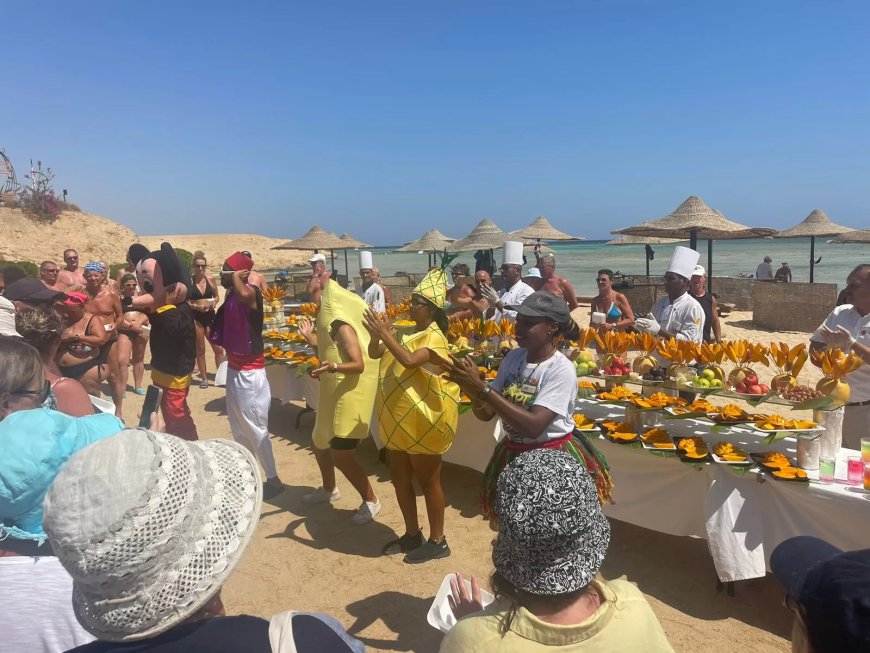 مهرجان المانجو  يجذب السياح والمصريين بمرسى علم