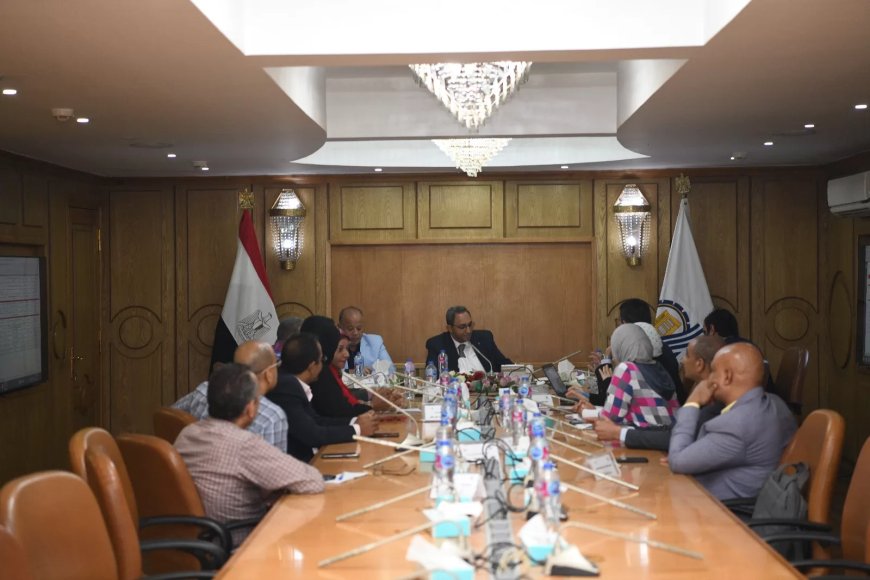 محافظ قنا يترأس اجتماع اللجنة التنفيذية للمبادرة الوطنية للمشروعات الخضراء الذكية