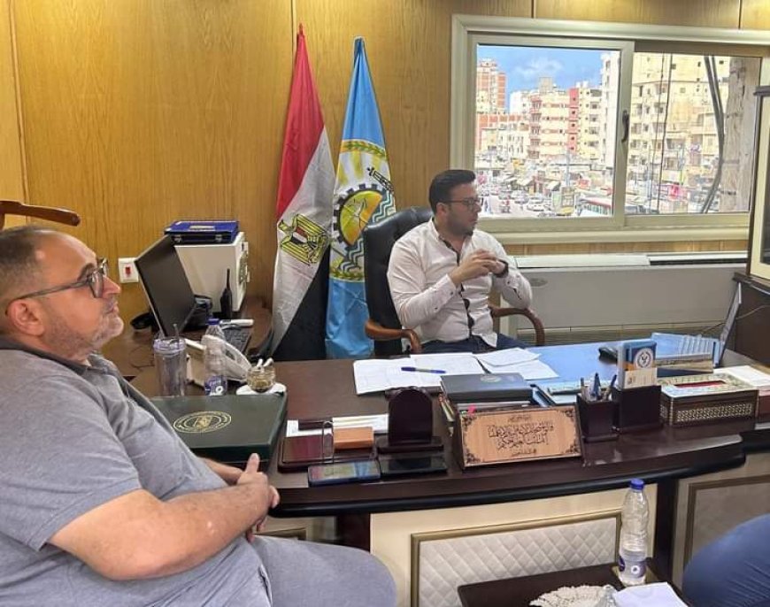وكيل وزارة الصحة بمطروح يجتمع بمديري المستشفيات عبر الفيديو كونفرانس