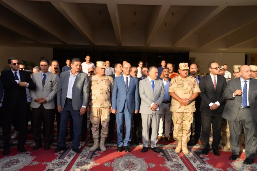 حدث تاريخي ..  الدكتور المنشاوي يشهد إنطلاق المبادرة الرئاسية" بداية جديدة؛ لبناء الإنسان" من أمام ديوان عام محافظة أسيوط