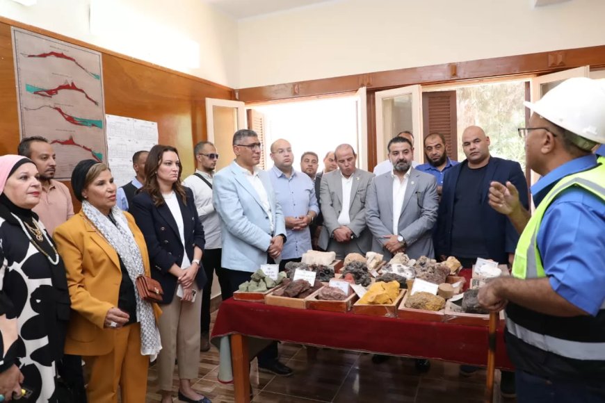 محافظ الجيزة يزور أكبر مناجم للحديد والصلب بالشرق الأوسط في الواحات البحرية