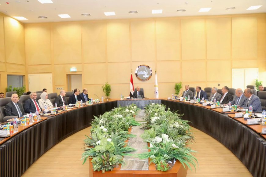 وزير الصناعة والنقل يتراس أعمال الجمعية العمومية العادية لشركة سوبر جيت