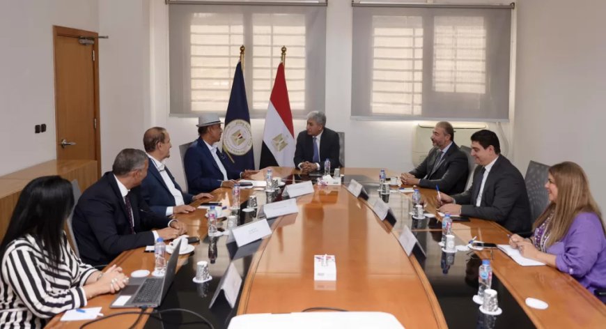 وزير السياحة يبحث مع رئيس مجموعة  “الحكير ” فرص الاستثمار.  فى محيط الأهرامات ومطار سفنكس وسقارة..                                      المجموعة تعرض إقامة شقق فندقية و فنادق تراثية ومشروعات ترفيهية