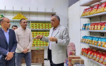 السكرتير العام المساعد للمنيا يتفقد منافذ بيع المواد الغذائيه بمركز مطاي