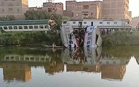 وزير الصناعة والنقل:  إحالة المتسببين بحادث قطار المنيا إلى النيابة العامة