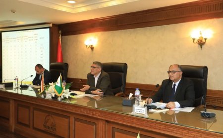 محافظ الجيزة يتابع مستجدات العمل بملفات التصالح في مخالفات البناء وتقنين أراضي أملاك الدولة