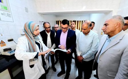 وزير الإسكان ومحافظ المنيا يتفقدان سير العمل بمحطتى تنقية مياه الشرب ومعالجة الصرف الصحى بمدينة المنيا الجديدة