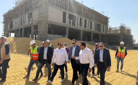 وزير الصحة يتفقد مشروع إنشاء مستشفى العين السخنة للطوارئ ويوجه بسرعة إنهاء الأعمال