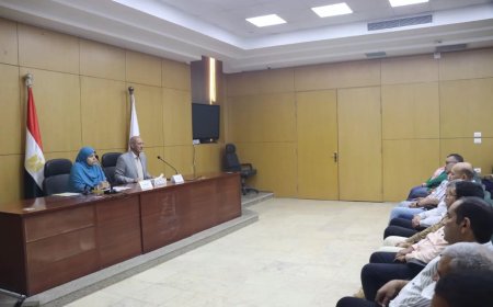 سكرتير عام بني سويف يلتقي لجنة متابعة منظومة الشكاوى الحكومية