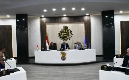 محافظ أسوان يوجه لتكاتف الجهود للتعامل مع أي أمطار أو سيول وتحديد أماكن الأيواء والتجمعات المؤمنة لتعريف المواطنين بها