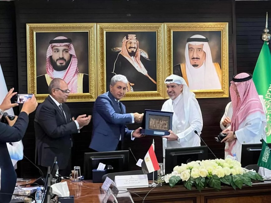 وزير السياحة والآثار يلتقى أعضاء مجلس الأعمال السعودى المصرى ..                     شريف فتحى : لدينا رغبة حقيقية فى تشجيع الاستثمارات السياحية ..وحل أى مشكلات تواجه المستثمرين
