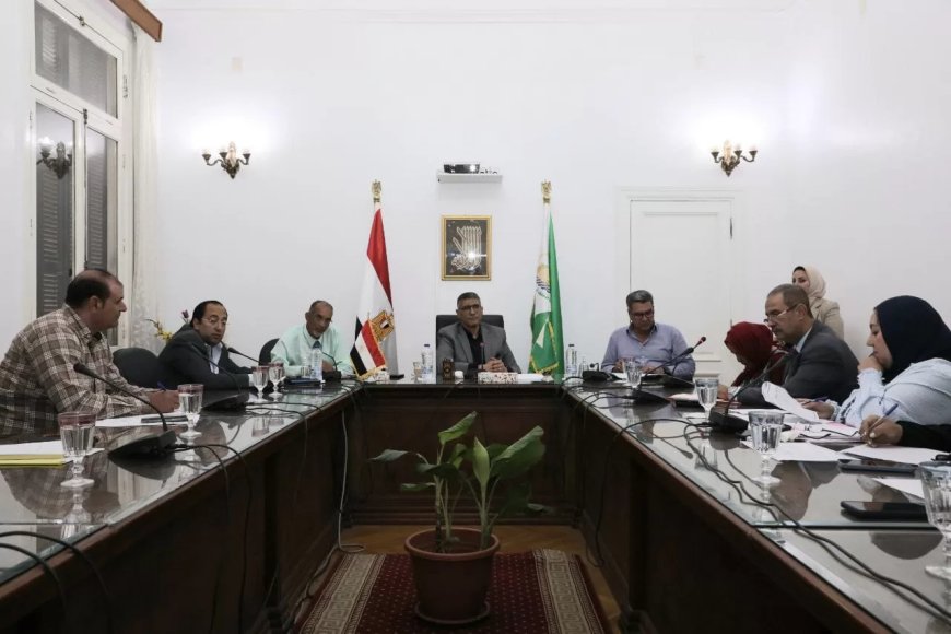 محافظ الجيزة يواصل لقاءاته الدورية مع المواطنين لبحث طلباتهم وشكاويهم مباشرة