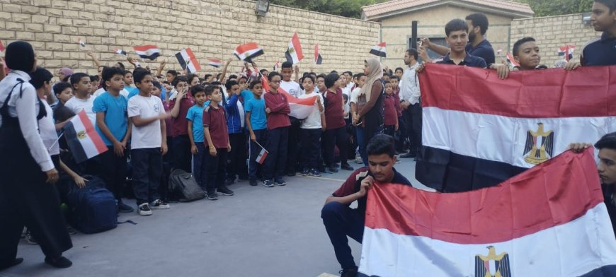 مدرسة الرشيد بالعجمي تستضيف الكاتبة الصحفية نجوى يوسف خلال احتفالية بذكرى أكتوبر