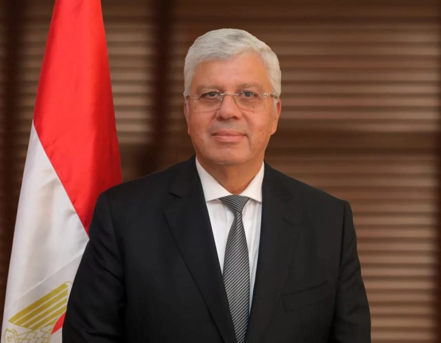 عقب حادث تصادم القطارين .. د.عاشور يوجه بسرعة الاستعدادات القصوى بمستشفيات جامعة المنيا