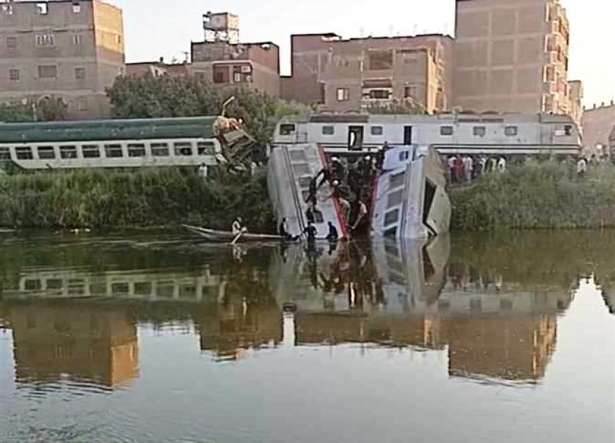 وزير الصناعة والنقل:  إحالة المتسببين بحادث قطار المنيا إلى النيابة العامة