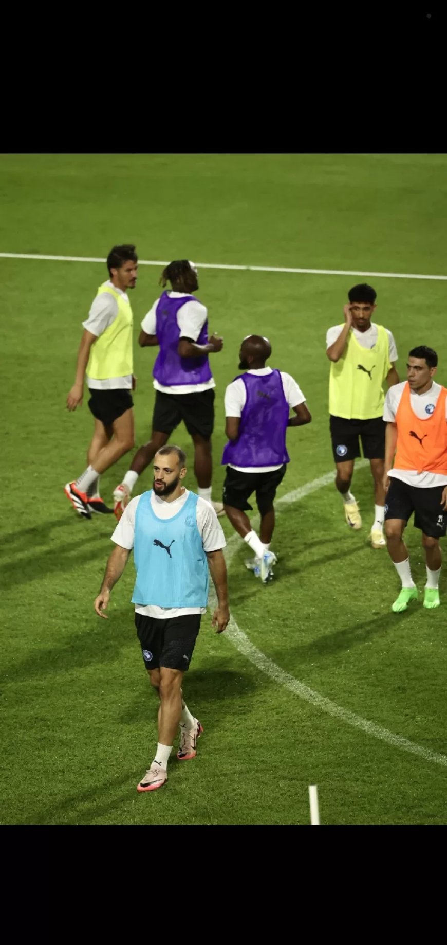 بيراميدزاكتملت صفوفه  بالثلاثي الدولي في المران الأول بالإمارات