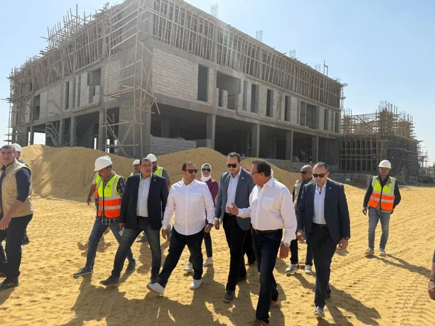 وزير الصحة يتفقد مشروع إنشاء مستشفى العين السخنة للطوارئ ويوجه بسرعة إنهاء الأعمال