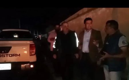 نائب محافظ مطروح يتابع ميدانياً عمل فرق الطوارئ برفع تراكمات مياه الأمطار