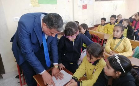 استمرارا للزيارات الميدانية.. وكيل وزارة تعليم الجيزة يتجول في عدة مدراس بالعمرانية لمتابعة انضباط العملية التعليمية