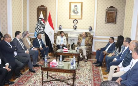 وزير قطاع الأعمال العام يستقبل وزير الشباب والرياضة بشركة غزل المحلة ويلتقيان نواب البرلمان بالغربية