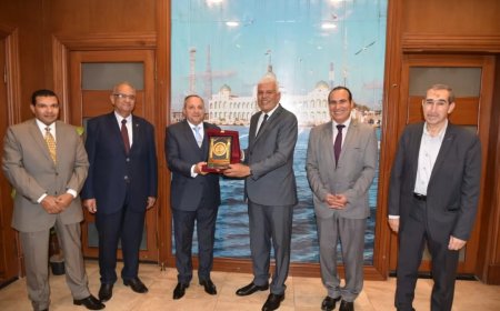 نقيب الزراعيين يهدي بورسعيد 2000 شجرة مثمرة لزراعتها في المدارس والمنشآت الحكومية 