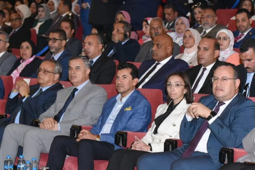 وزير الشباب والرياضة ومحافظ الإسكندرية يشهدان فعاليات صالون رؤى الشباب في نسخته الخامسة بعنوان “شباب مصر سند مصر”
