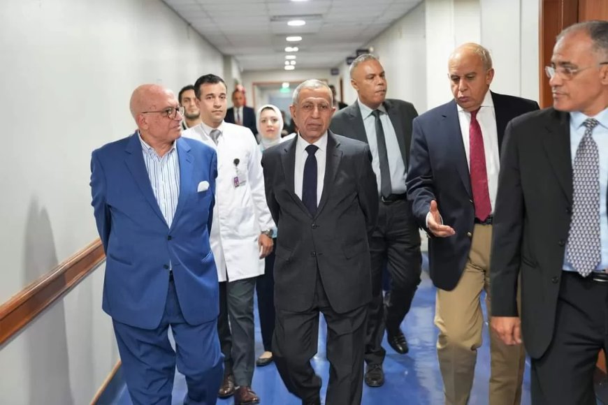وفد من الأكاديمية في زيارة “لمستشفي أيادي المستقبل لعلاج مرضي الأورام “