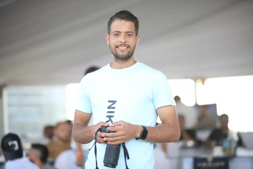 أحمد رزق.. فنان يوثق لحظات العلمين الجديدة الاستثنائية بعدسته