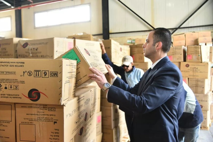 نائب وزير الصحة تفقد مقر إدارة التموين الطبي بالقاهرة ويوصي  بسرعة الانتهاء من تفعيل  النظام الإلكتروني وتكويد المستلزمات الطبية