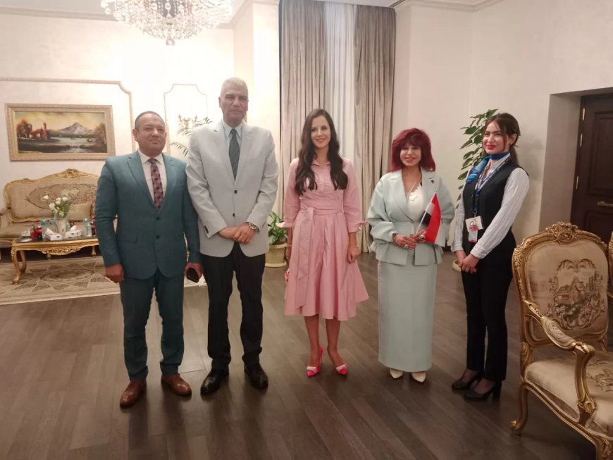 الدكتور إسماعيل كمال يستقبل حرم رئيس جمهورية صريبا الصديقة بمطار أسوان الدولى لحضور فعاليات مؤتمر الإستثمار العربى الإفريقى والتعاون الدولى