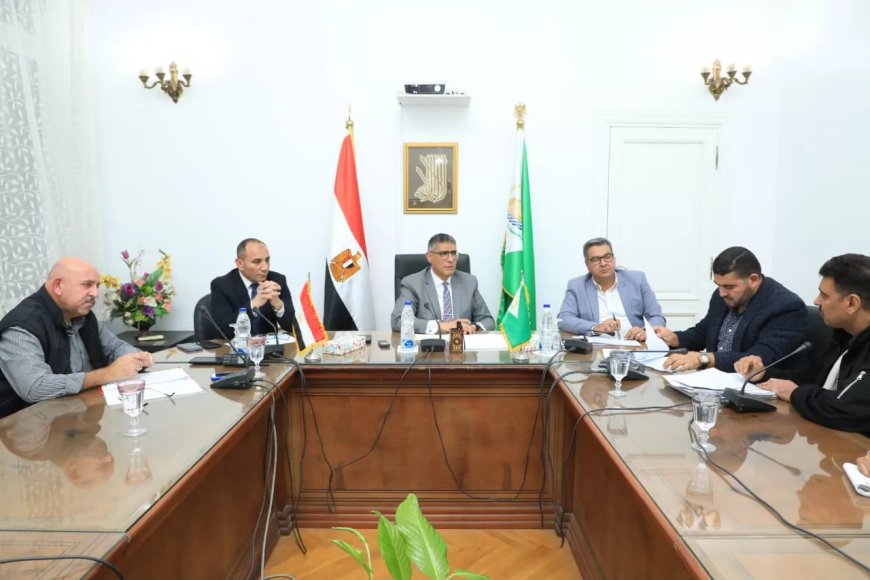 محافظ الجيزة يواصل لقاءاته الدورية مع المواطنين لبحث الطلبات والشكاوى