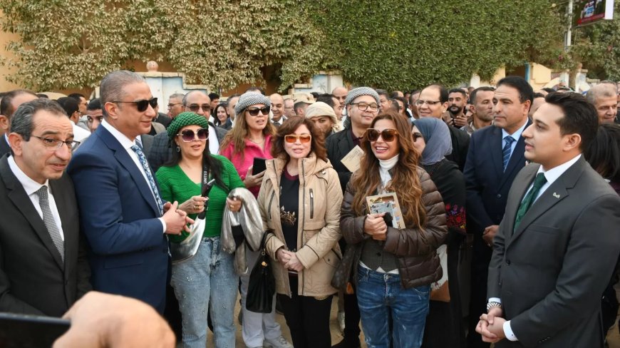 بمشاركة عدد من الفنانين والشخصيات العامة.. محافظ الفيوم يفتتح مهرجان تونس للخزف والفخار والحرف اليدوية