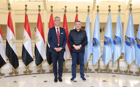 محافظ البحر الأحمر يستقبل السفير الفرنسي لتعزيز التعاون السياحي بين البلدين