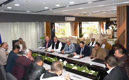 ممثلو القيادات الطبيعية والشعبية بحى شرق المدينة يقدموا شكرهم لمحافظ أسوان وجهازه المعاون للنهج الجديد لأسلوب العمل بعقد اللقاءات والحوارات المجتمعية التشاورية للإطلاع على حجم الإنجازات