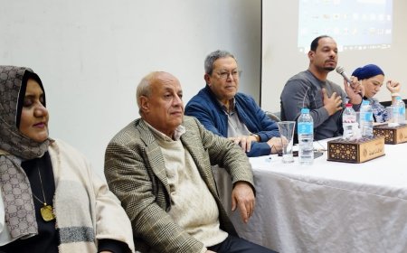 ثقافة اسيوط تشهد لقاء حوارى حول " مخاطر وسائل التواصل الاجتماعى"