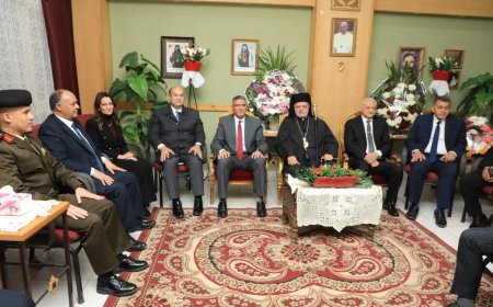 محافظ الجيزة يزور الكنيسة الكاثوليكية لتهنئة الأقباط بعيد الميلاد المجيد