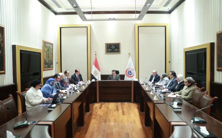 وزير الصحة يعقد اجتماعاً لتخفيض وتوحيد أسعار الكشف عن المواد المخدرة للعاملين بالجهاز الإداري للدولة