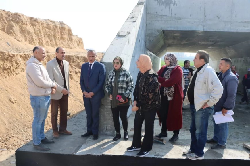 السكرتير العام المساعد لبني سويف  يتفقد سير العمل بمشروع مجمع مواقف السيارات “أسفل محور عدلي منصور” بمدينة بني سويف